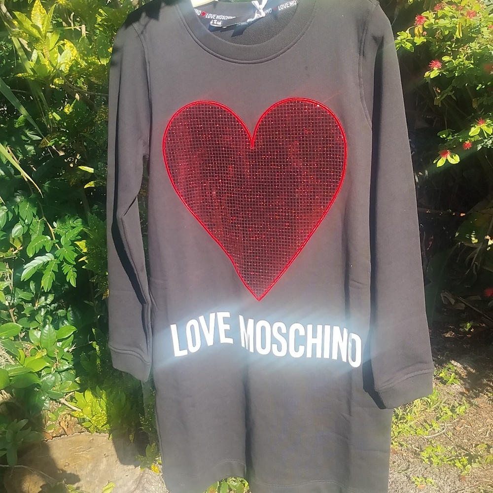 Love Mosvhino New Red Heart Long Sweatshirt, Dress Small - Picture 8 of 10